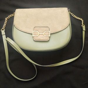 H&M MEDIUM SIZE CROSSBODY